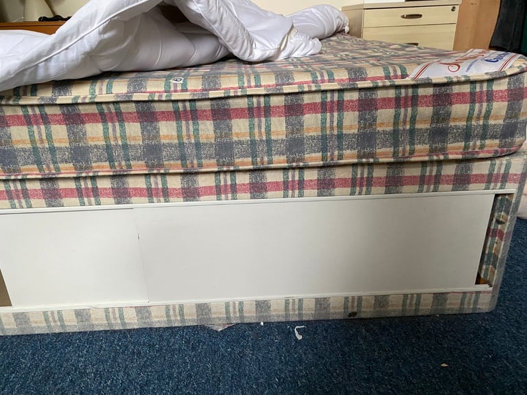 Double (queen) divan base, mattress and microfibre Mattress Topper