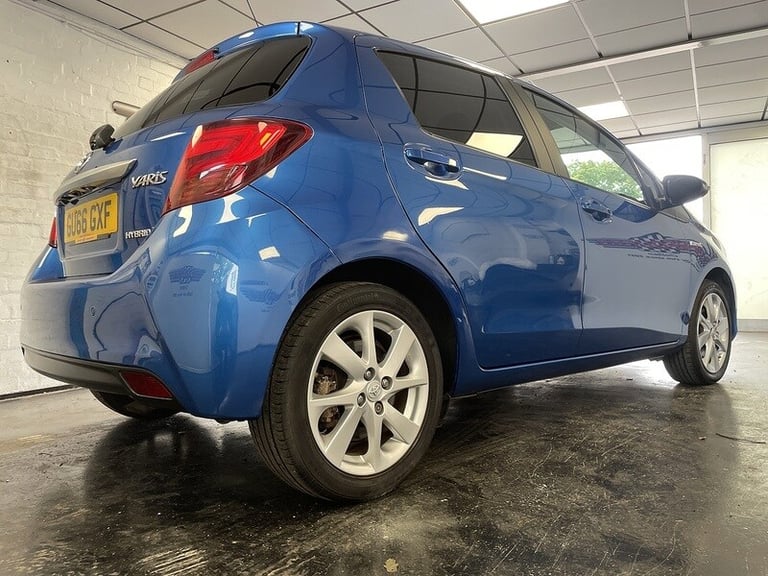 2016 Toyota Yaris VVT-h Excel Hatchback HYBRID Automatic