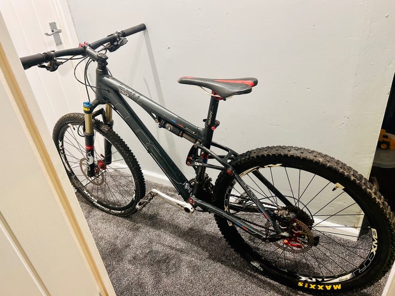 Cube Full Suspension 130 AMS Pro Mountain Bike. Fox Suspension