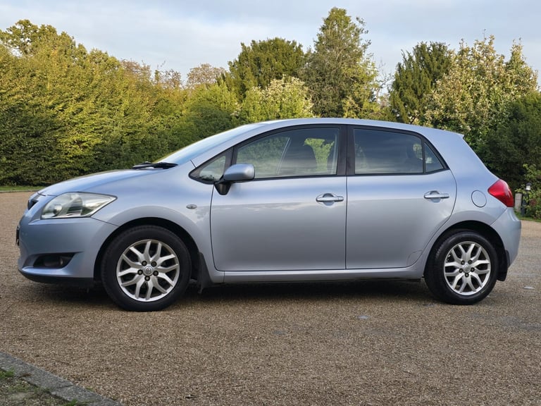 2007 Toyota Auris 1.6 Automatic VVTi TR MM 5dr . 87000 Miles . CHEAP on Fuel. GOOD Car. HATCHBACK...