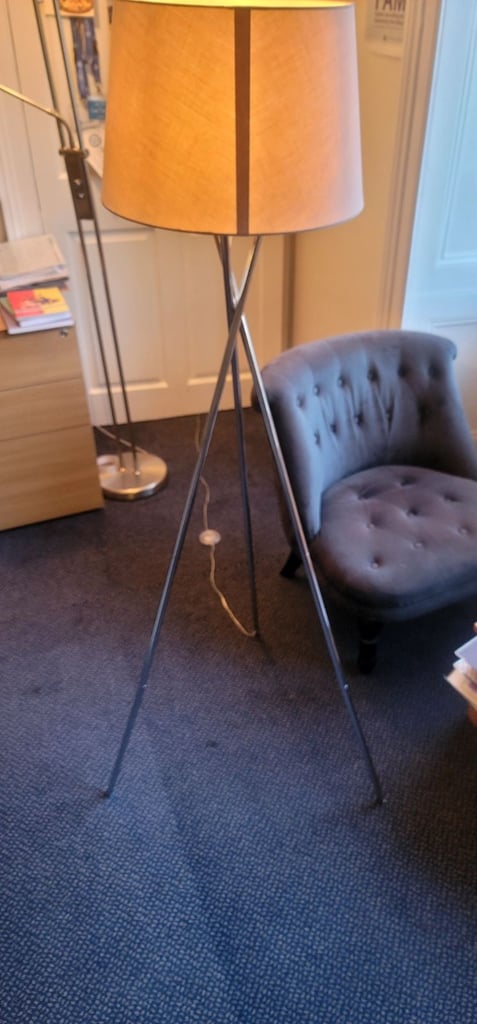 Premuim Quality Floor lamp Tripod & Desk lamp
