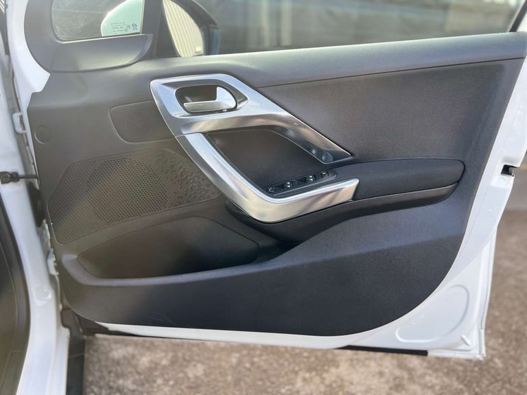 2017 Peugeot 2008 1.6 BlueHDi 120 Allure 5dr HATCHBACK DIESEL Manual