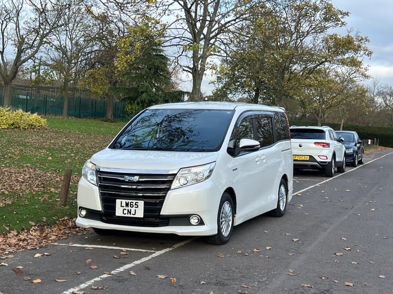 2015 Toyota Noah MPV Hybrid Electric  Automatic