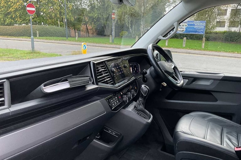 2022 Volkswagen Caravelle 2.0 TDI Executive 204 4MOTION 5dr DSG People Carrier Diesel Automatic