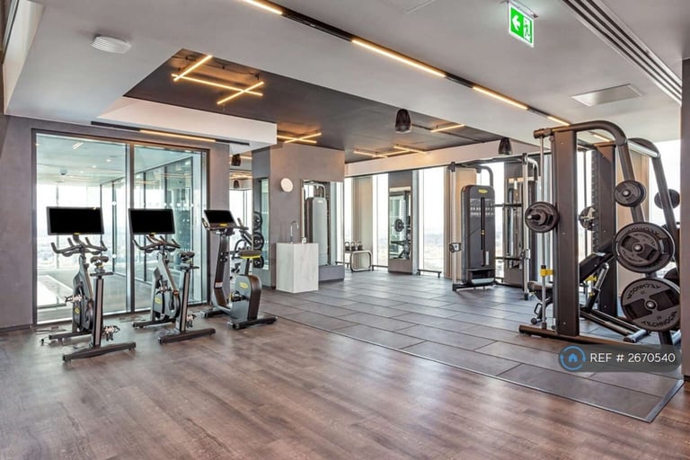 2 bedroom flat in Elizabeth Tower, Manchester, M15 (2 bed) (#2670540)