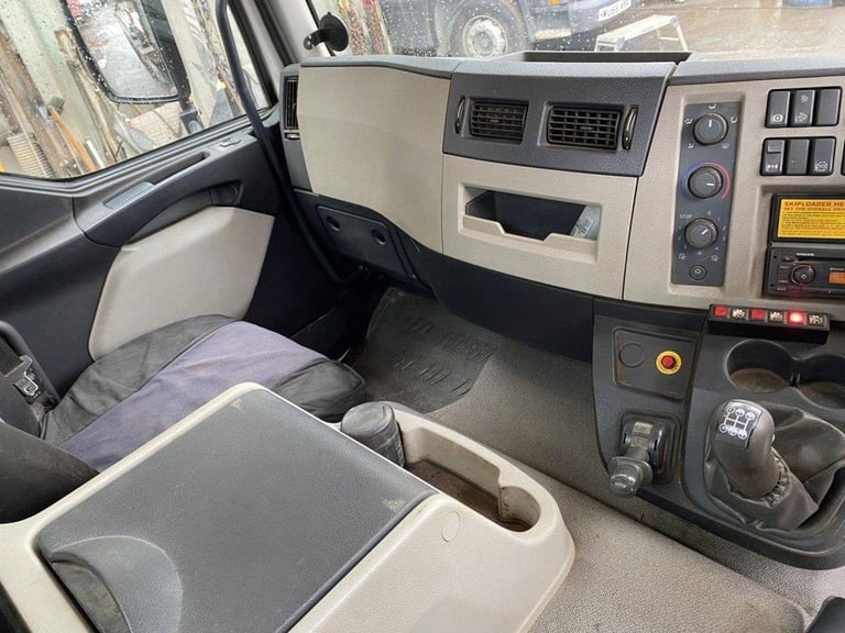 2014 VOLVO FL-250 SKIP LOADER