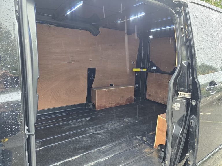 2017 Ford Transit Custom 2.0 TDCi 290 Limited Panel Van 5dr Diesel Manual L1 H2 (157 g/km, 168 bh...