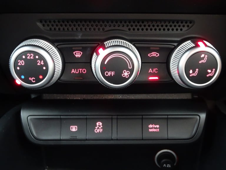 1.6 TDI Black Edition Nav 5dr *SATNAV +CRUISE +PRIVACY +BT +LOW MILES!*