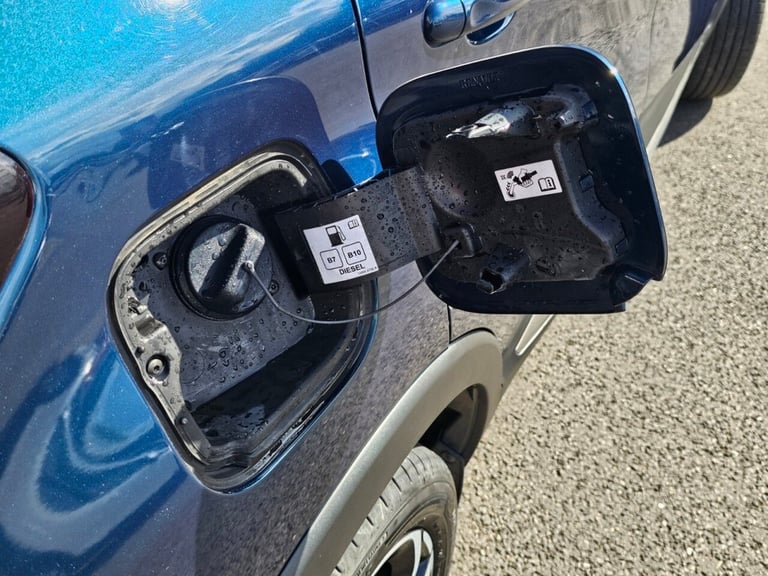 2018 Renault Captur 1.5 dCi ENERGY Iconic SUV 5dr Diesel Manual Euro 6 (s/s) (90 ps) HATCHBACK Di...