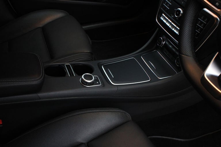 2016 Mercedes-Benz A-Class 1.6 A200 AMG Line (Premium) 7G-DCT Euro 6 (s/s) 5dr HATCHBACK Petrol A...