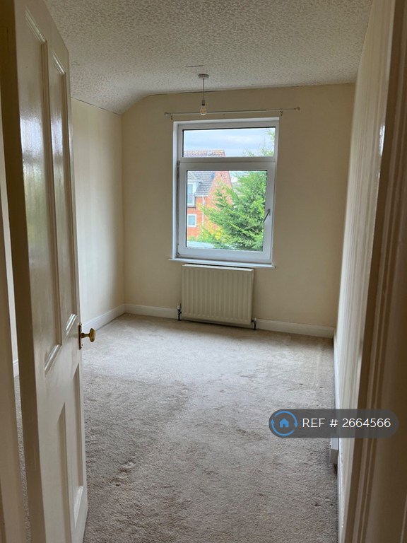 3 bedroom house in Fuller Street, Kettering, NN16 (3 bed) (#2664566)
