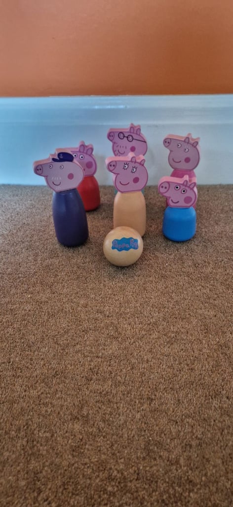 image for PEPPA PIG WOODEN CHARACTER SKITTLES. EXCELLENT CONDITION.