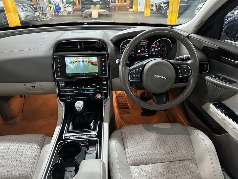 2016 Jaguar XE 2.0d Portfolio Euro 6 (s/s) 4dr SALOON Diesel Manual