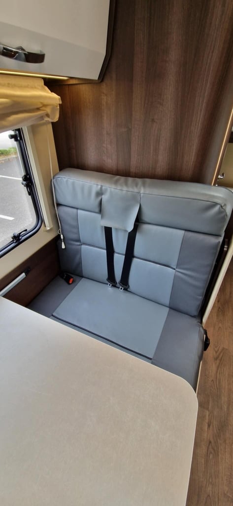 2018 FORD 2.0 ROLLER TEAM ZEFIRO 675 MOTORHOME 6 BERTH 6 BELT 3500kg 13K MILES