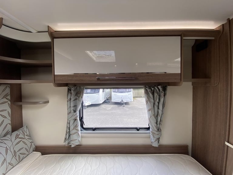 2018 BAILEY UNICORN VALENCIA 4 BERTH TOURING CARAVAN