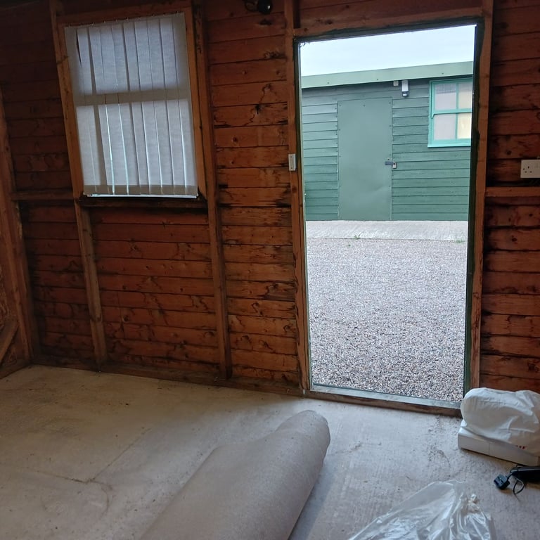 SELF STORAGE LOCKUP RURAL WISHAW SUTTON COLDFIELD HOUSE SMALL BUSINESS ETC PRIVATE 