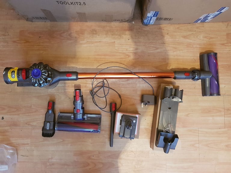 image for dyson v7 animal cordless vacuum cleaner Handheld filters washed and dried new battery 