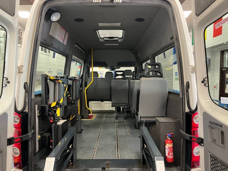 2010 - 10 - VOLKSWAGEN CRAFTER CR35 2.5TDI BLUE 108PS 8 SEAT DISABLED MINIBUS