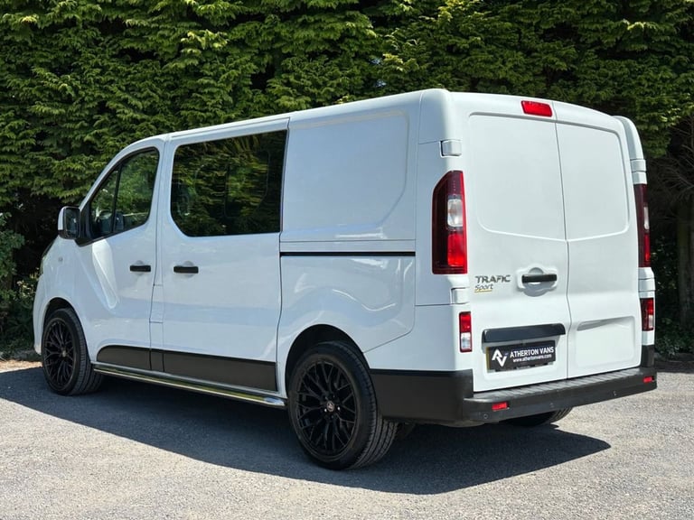 2018 Renault Trafic 1.6 dCi 27 Sport Nav Crew Van Double Cab 6dr Diesel Manual SWB Euro 6 (120  C...
