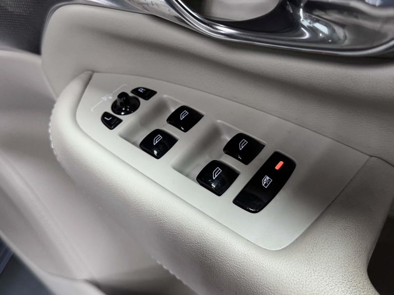 2021 Volvo XC90 recharge-inscription-pro T8 AWD (390 hp) Auto ESTATE Petrol/Electric Hybrid Autom...