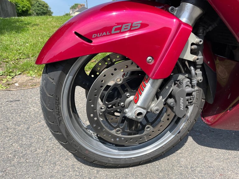 HONDA CBR1100XX-V BLACKBIRD, 1996(P), ONLY 28,061 MILES, SUPERB CONDITION, £2395