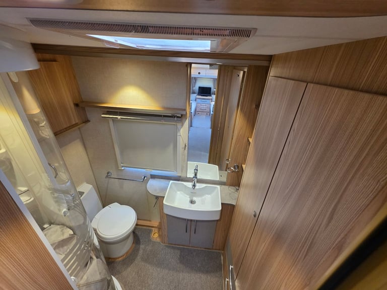 2013 coachman amara 520/4 motor mover extras