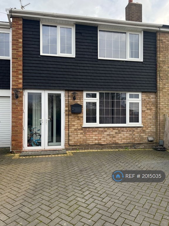 4 bedroom house in Kinross Crescent, Luton, LU3 (4 bed) (2015035) in