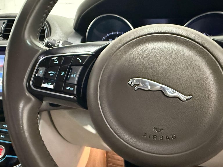2015 Jaguar XE 2.0 GTDi Prestige Auto Euro 6 (s/s) 4dr SALOON Petrol Automatic