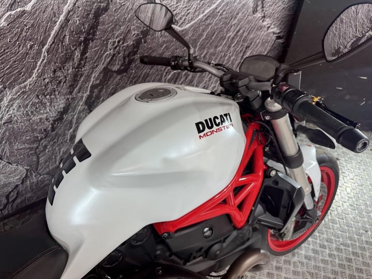 DUCATI MONSTER 821 2014