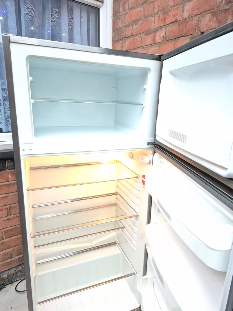 AEG FRIDGE FREEZER STAINLESS STEEL (IMMACULATE).