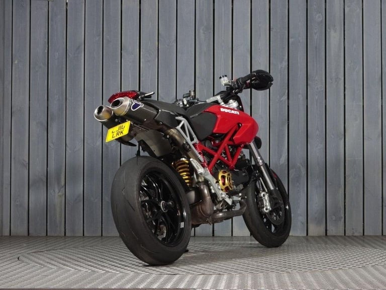 2010 10 DUCATI HYPERMOTARD 1100