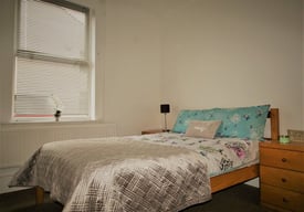 Nicely Furnished double room to let - Monthly cleaning, Garden & Parking available.
