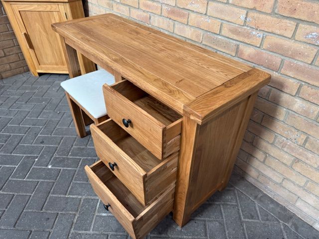 BRAND NEW EX-DISPLAY OAK FURNITURE - CLOSING DOWN SALE 