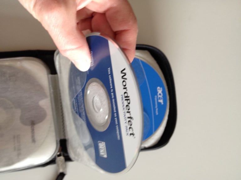 image for CD or DVD TRAVEL CASE OR WALLET ~ Holds 12 