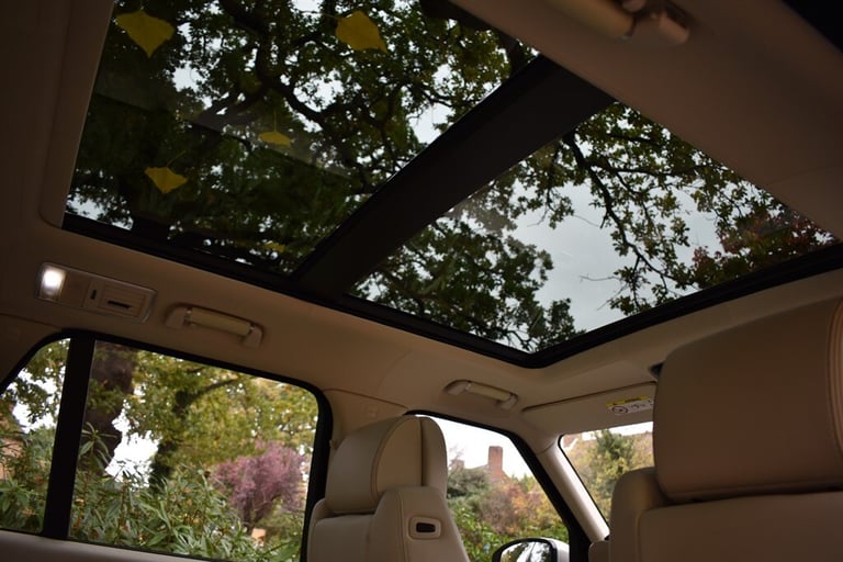 2014 Land Rover Range Rover V8 AUTOBIOGRAPHY+11 Services carried out! Estate Petrol Automatic