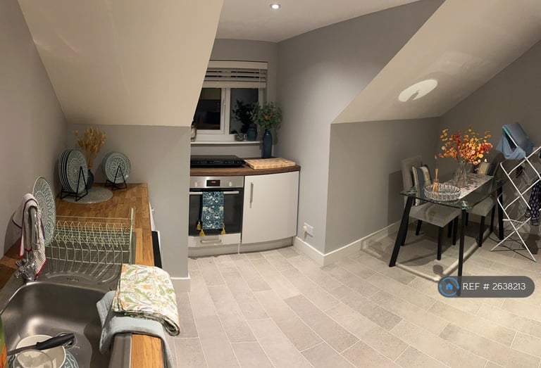 1 bedroom flat in Greenfield Road Bills Included, Farnham, GU9 (1 bed) (#2638213)