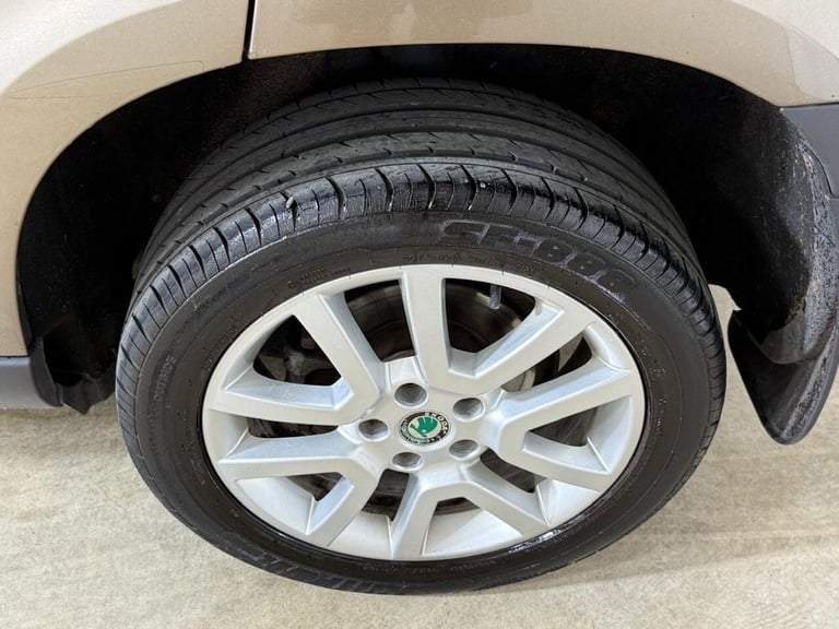 2012 61 SKODA YETI 2.0 TDI ELEGANCE SUV 5DR DIESEL DSG 4WD EURO 5 (140 PS) DIESE