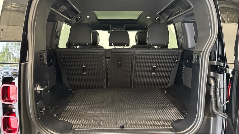 2025 Land Rover Defender 3.0 D350 X-Dynamic HSE 110 5dr Auto ESTATE DIESEL Automatic