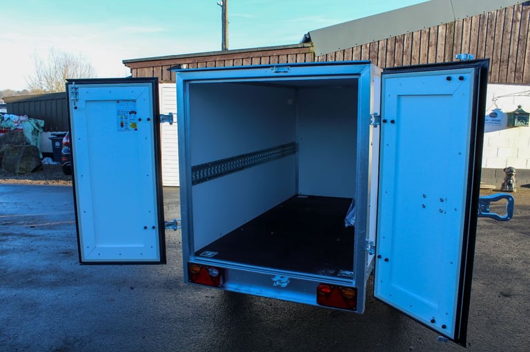 Debon roadster C220 box van trailer - £2209 + VAT ✅- White