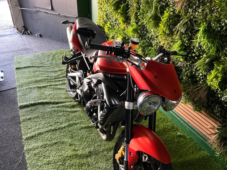 Triumph Street Triple 675