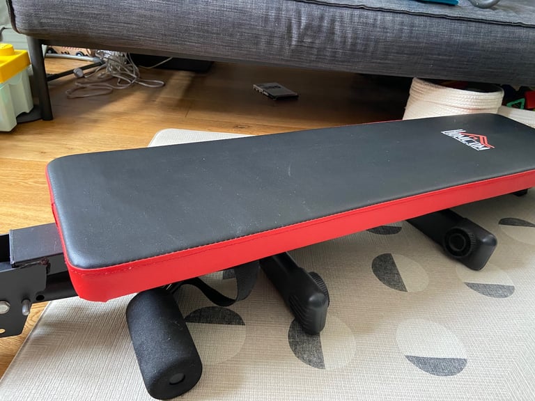Foldable exercise bench
