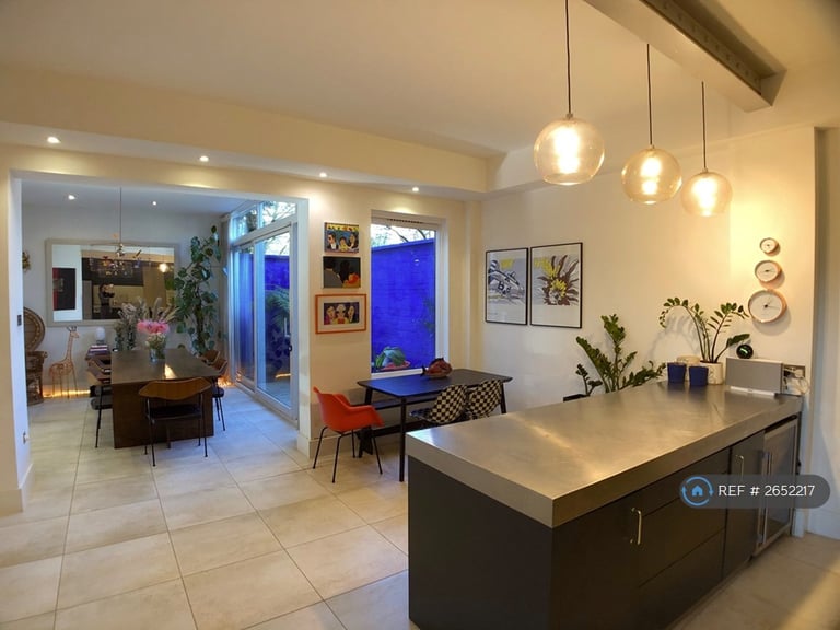 4 bedroom house in The Gardens, London, SE22 (4 bed) (#2652217)