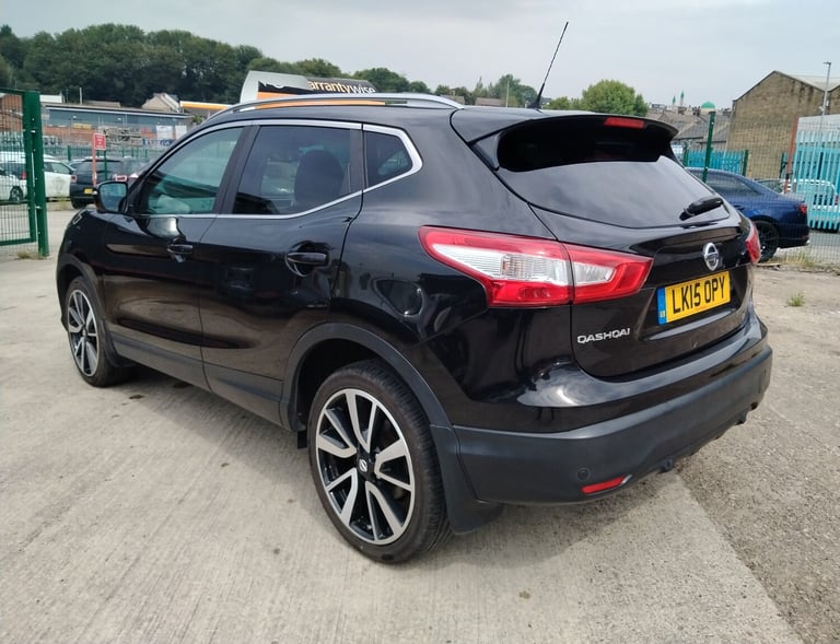 2015 Nissan Qashqai 1.6 dCi Tekna 5dr HATCHBACK Diesel Manual