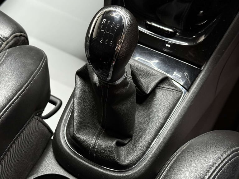 2019 Vauxhall Mokka X 1.4T ecoTEC Elite 5dr HATCHBACK PETROL Manual