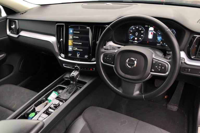 2019 Volvo V60 2.0 T5 Momentum 5dr Auto Estate PETROL Automatic