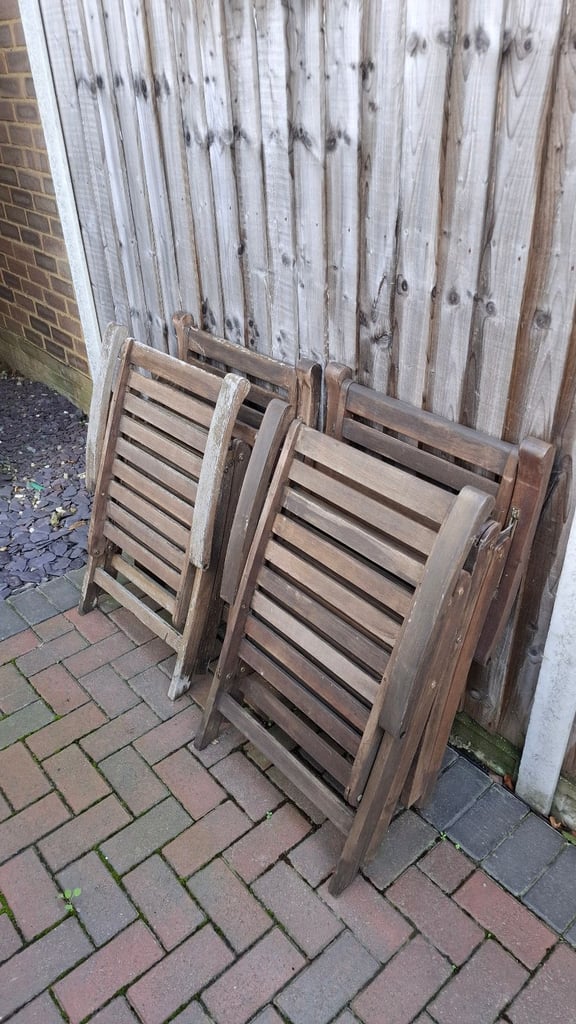 image for 4 garden chairs 
