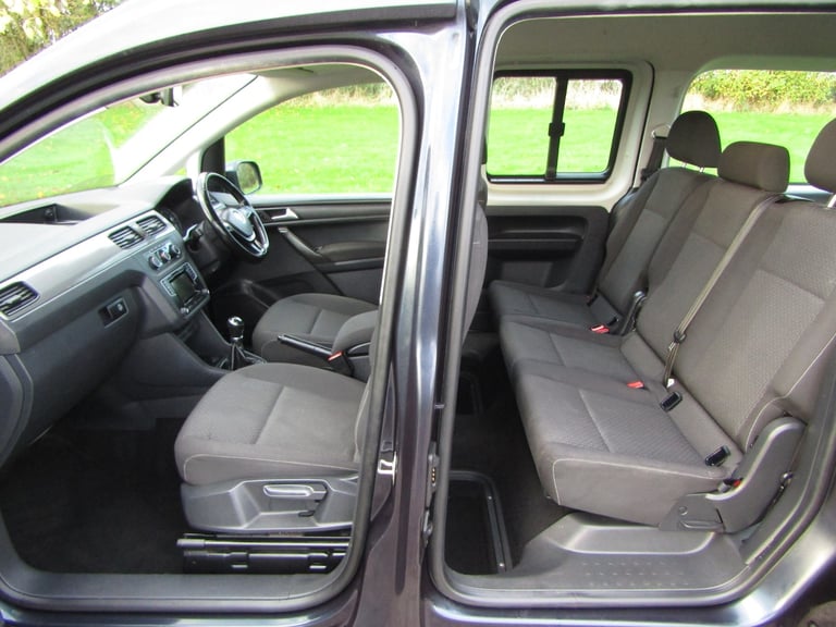 2016 Volkswagen Caddy Maxi Life C20 2.0 TDi WHEELCHAIR ACCESSIBLE DISABLED MOBILITY VEHICLE WAV M...