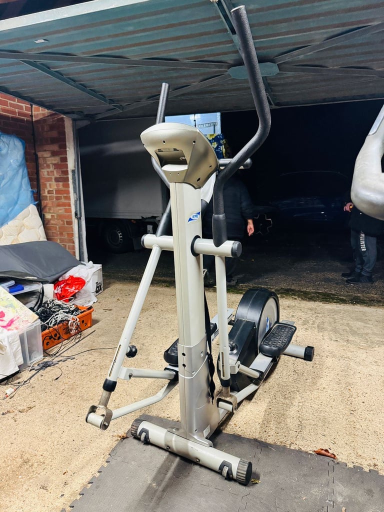 High-Quality Home Elliptical Cross Trainer - Excellent Condition