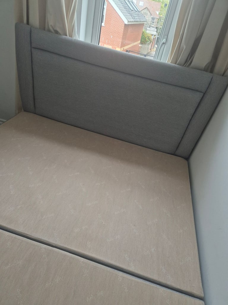 Double divan bed