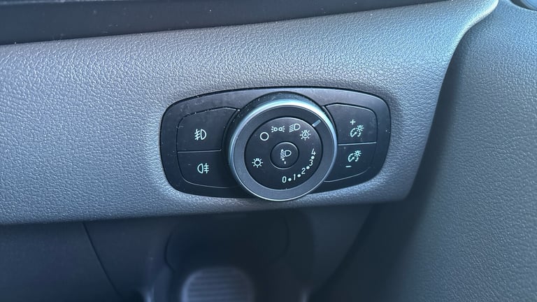 2023 Ford Transit Custom 2.0 EcoBlue 130ps Low Roof D/Cab Limited Van PANEL VAN DIESEL Manual